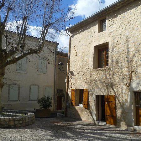 Une Maison Dans Le Village Ribiers Екстер'єр фото