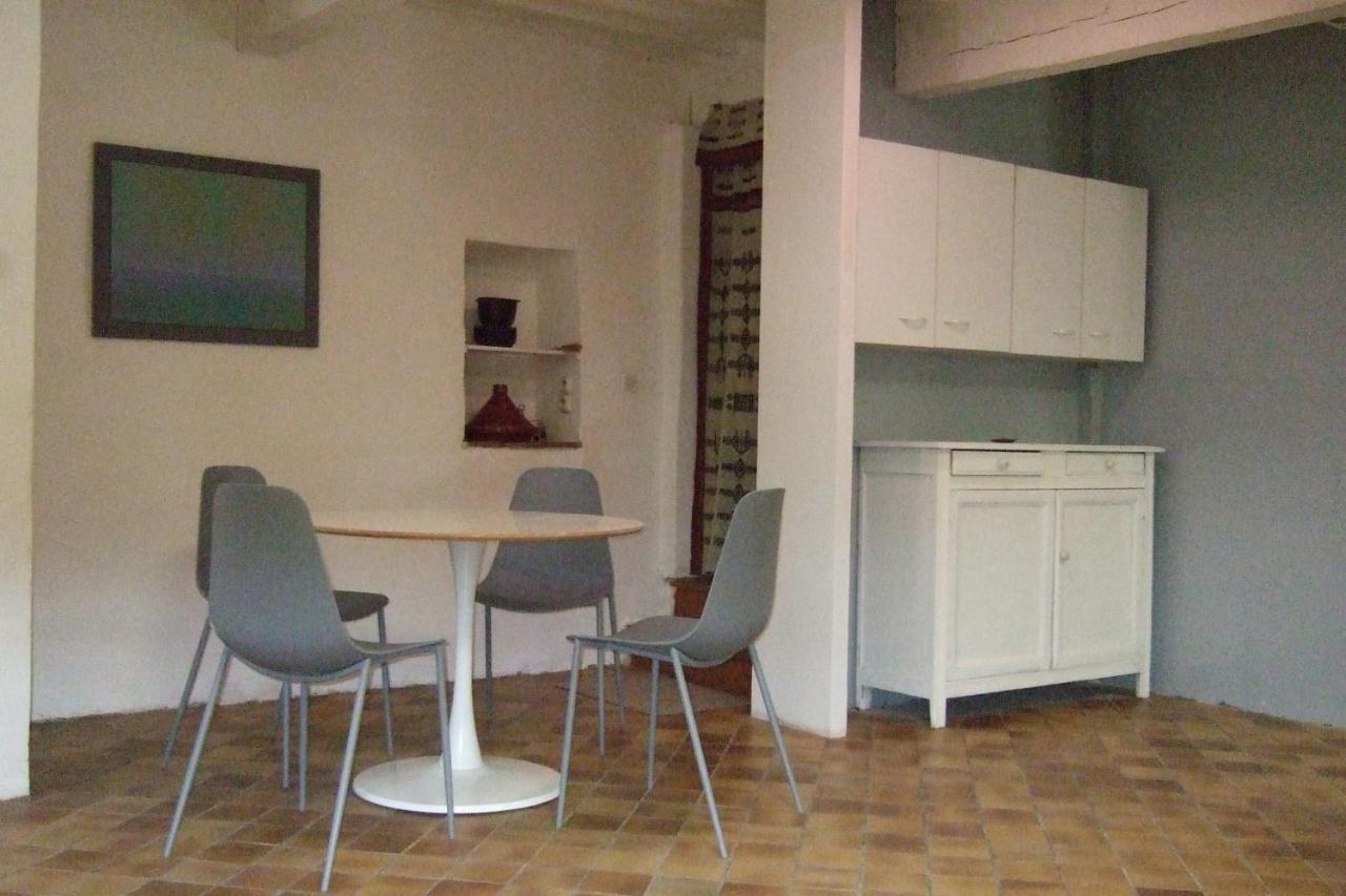 Une Maison Dans Le Village Ribiers Екстер'єр фото