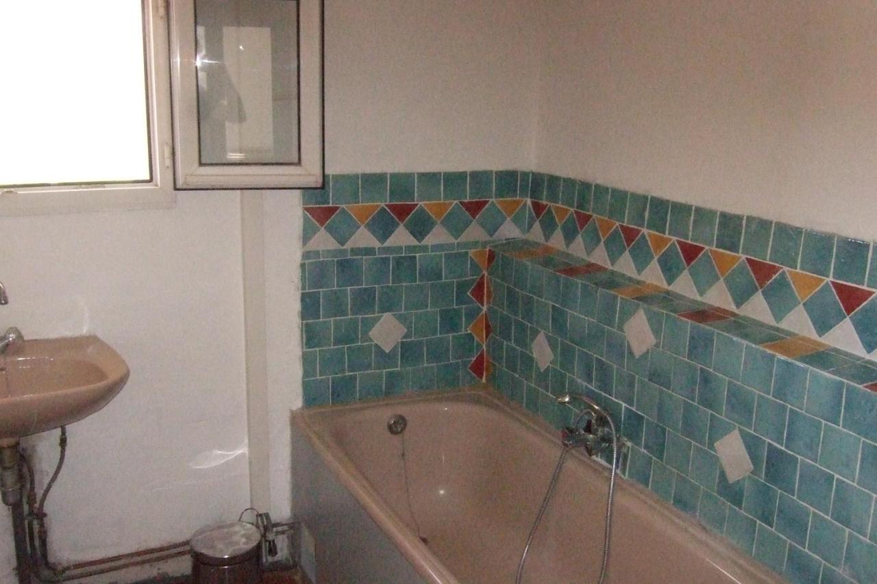 Une Maison Dans Le Village Ribiers Екстер'єр фото