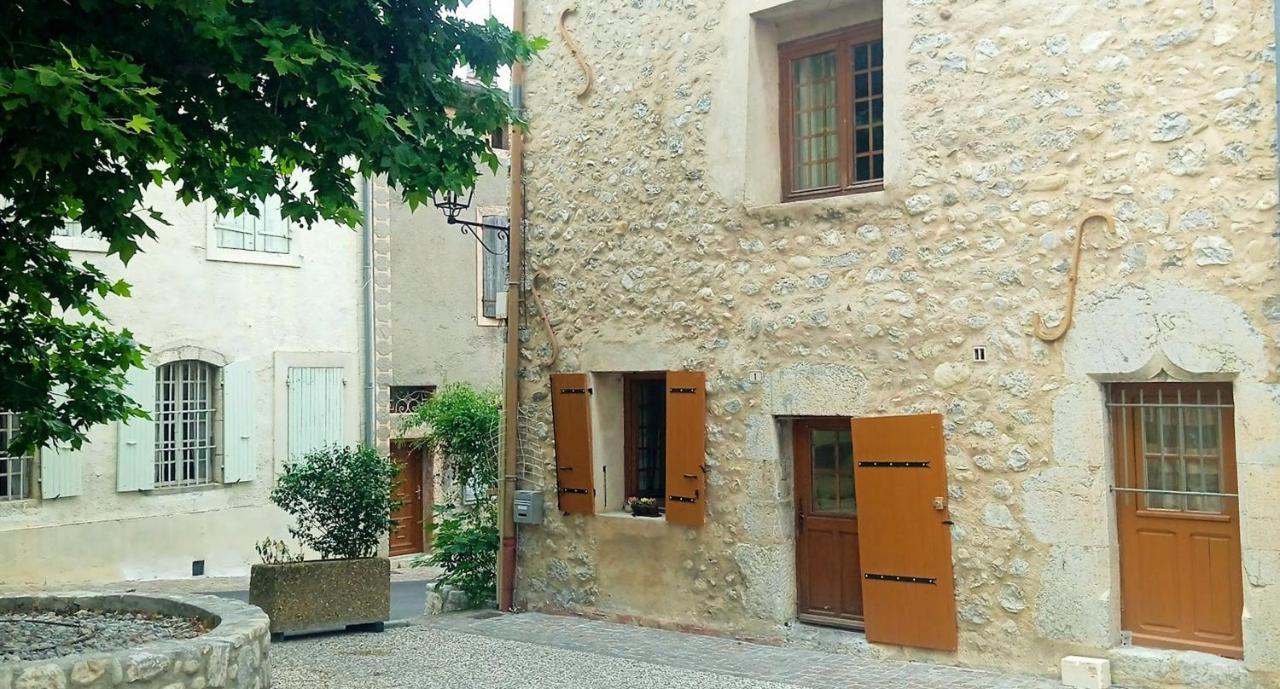 Une Maison Dans Le Village Ribiers Екстер'єр фото