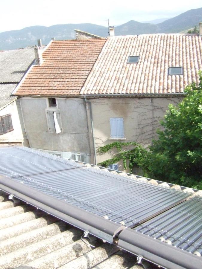 Une Maison Dans Le Village Ribiers Екстер'єр фото