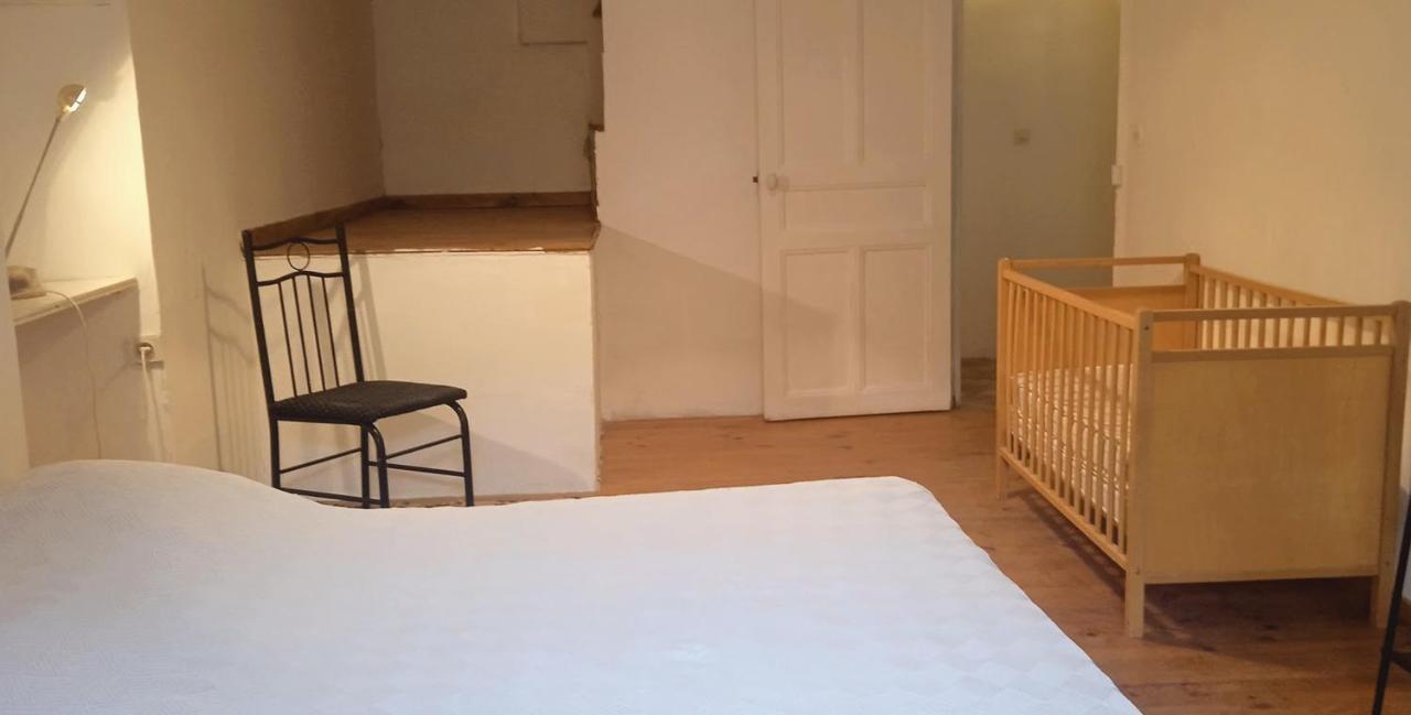 Une Maison Dans Le Village Ribiers Екстер'єр фото