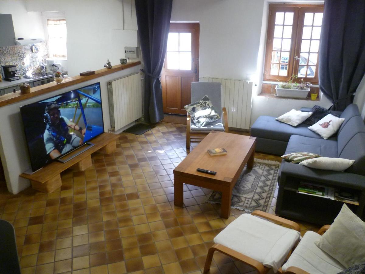 Une Maison Dans Le Village Ribiers Екстер'єр фото