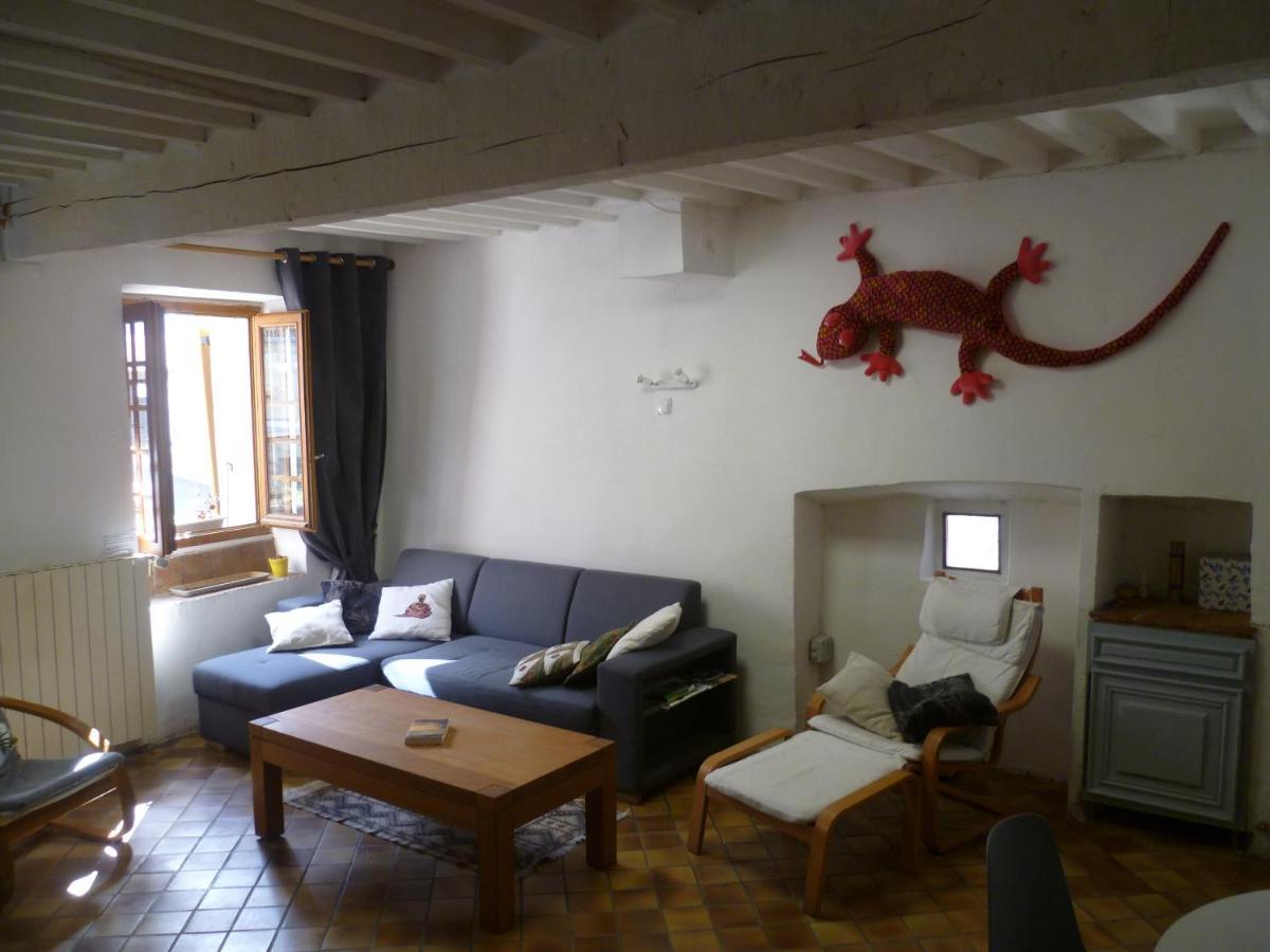 Une Maison Dans Le Village Ribiers Екстер'єр фото